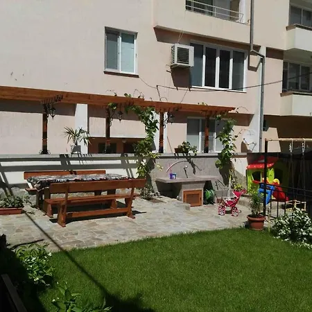 بيت ضيافة Ofilovi